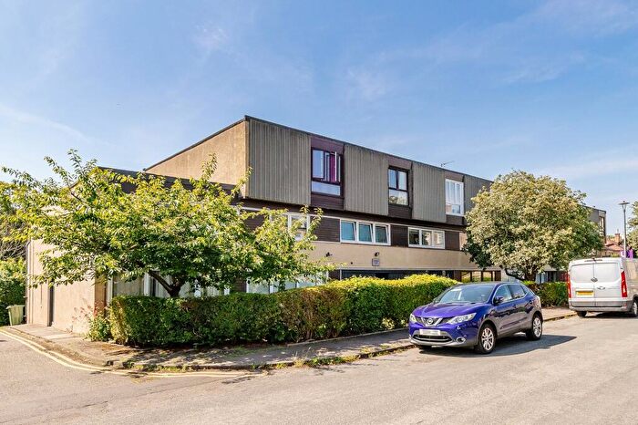 2 Bedroom Apartment For Sale In Comiston Drive, Morningside, Edinburgh, EH10