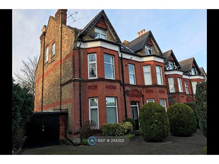 1 Bedroom Flat To Rent In Park Road, Surbiton, KT5