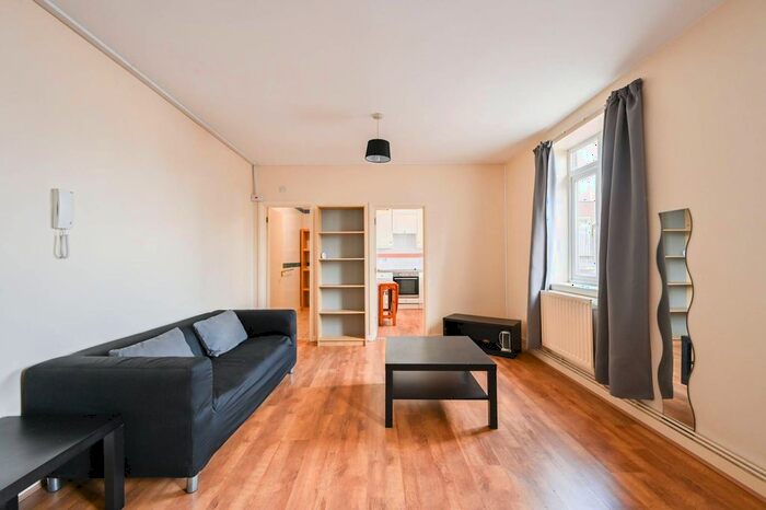 Studio To Rent In Merchant Street, Tower Hamlets, London, E3