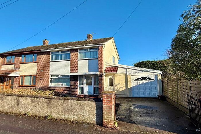 3 Bedroom Semi-Detached House For Sale In Martins Grove, Worle - Great Potential, BS22