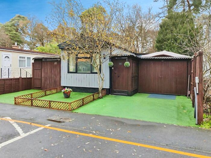 2 Bedroom Park Home For Sale In Nine Mile Ride, Finchampstead, Wokingham, RG40