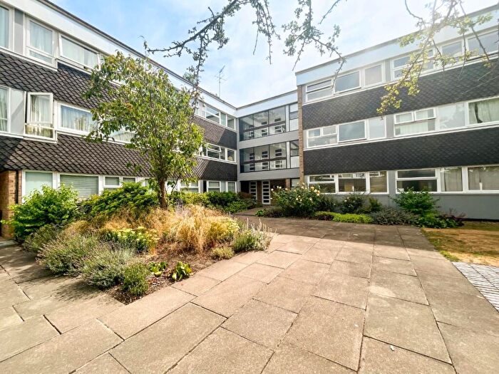 2 Bedroom Apartment For Sale In Highsett, Cambridge, CB2