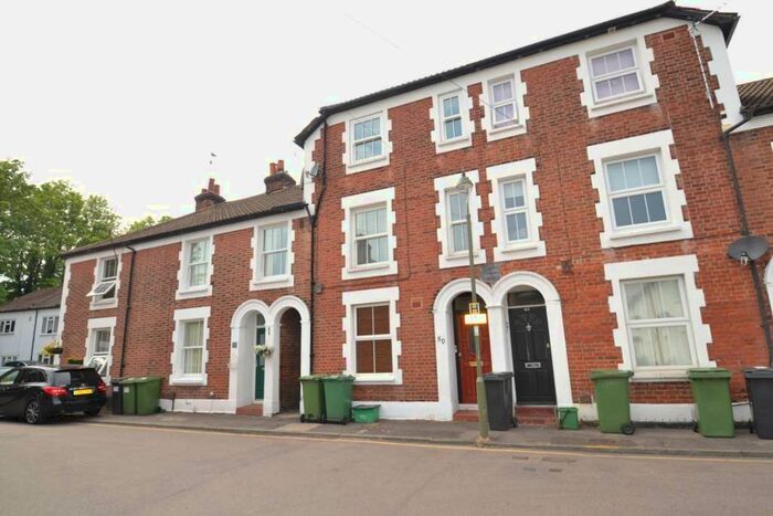 1 Bedroom Flat To Rent In Adelphi Road, Epsom KT17