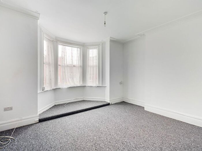 1 Bedroom Flat To Rent In Granada Road, Southsea, PO4