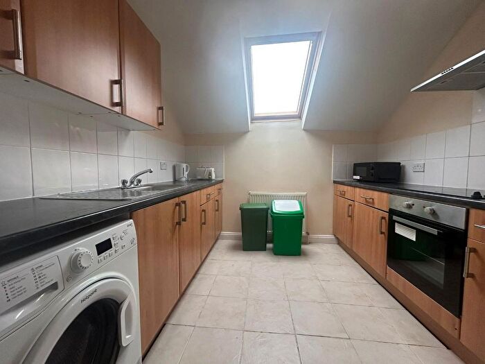 2 Bedroom Flat To Rent In Lockyer Road, Flat, Plymouth, PL3