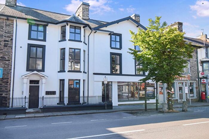 4 Bedroom Property For Sale In High Street, Bala, LL23