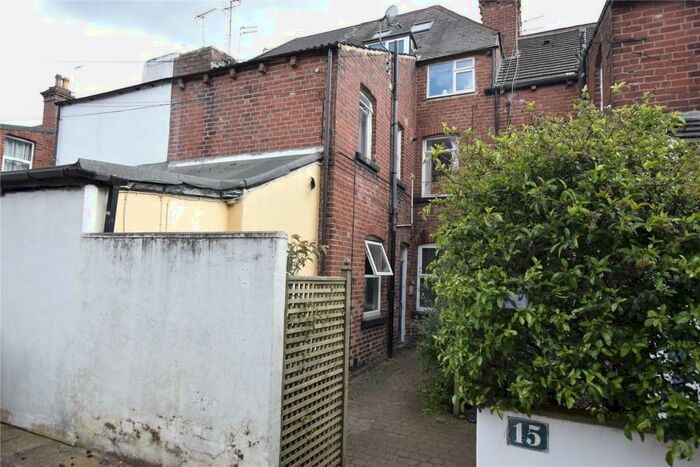 2 Bedroom Apartment To Rent In Flat, Brookfield Road, Meanwood, Leeds, LS6