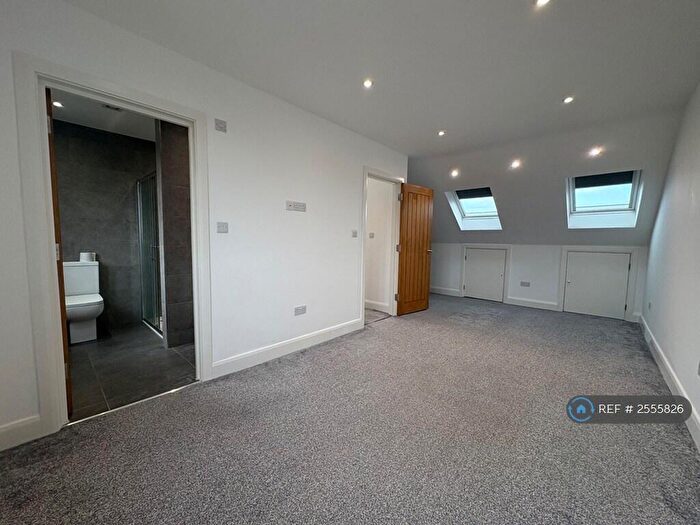 4 Bedroom Semi-Detached House To Rent In Vicars Close, Enfield, EN1