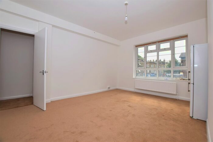 2 Bedroom Flat To Rent In Old Kent Road, London, SE1