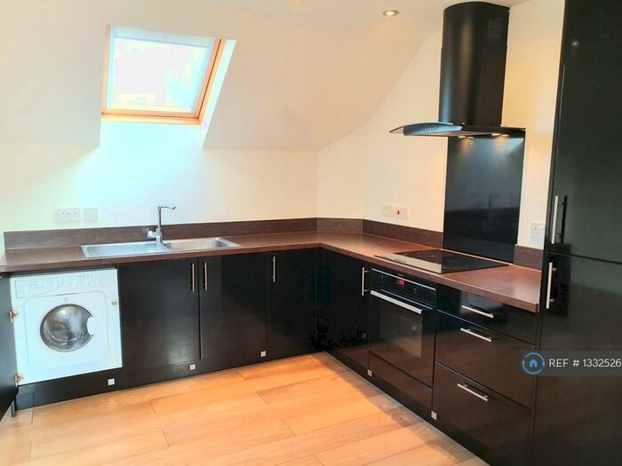 1 Bedroom Flat To Rent In Chapel Court, Bromsgrove, B61