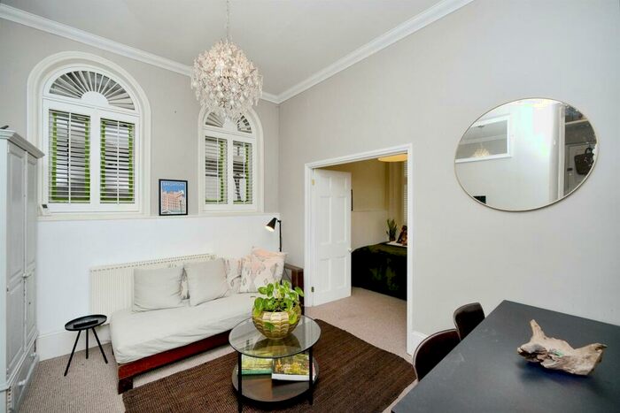1 Bedroom Flat To Rent In Sussex Square, Brighton, BN2