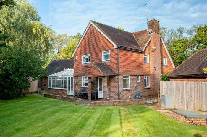 4 Bedroom Detached House For Sale In Nuthurst Road, Maplehurst, RH13