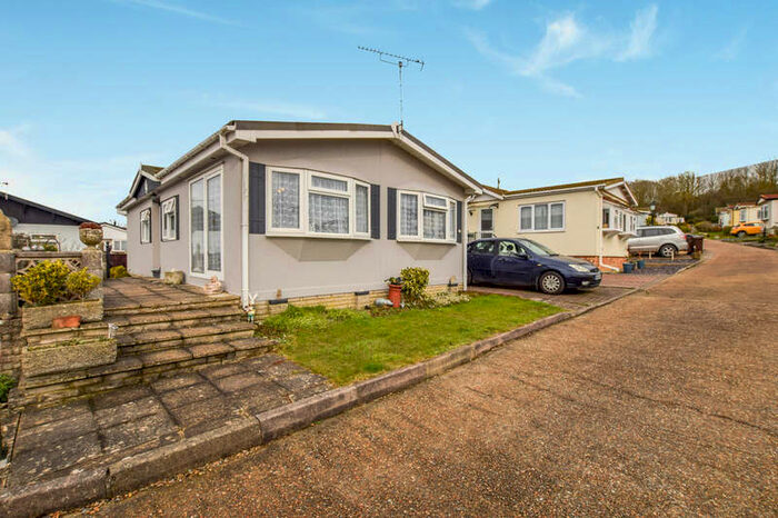 2 Bedroom Mobile Home For Sale In Yew Tree Park Home, Charing, TN27