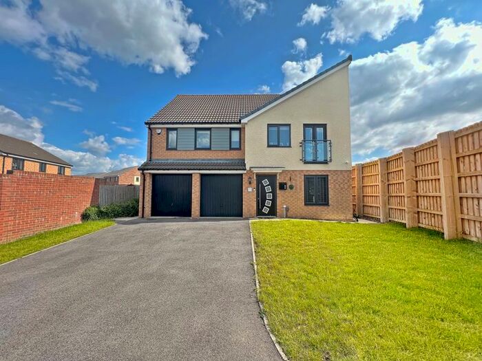 5 Bedroom Detached House To Rent In Edmund Road, Holystone, Newcastle Upon Tyne, NE27