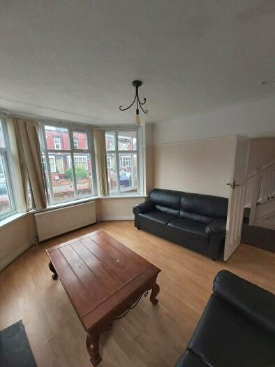 3 Bedroom Semi-Detached House To Rent In Newport Mount, Headingley, Leeds, LS6