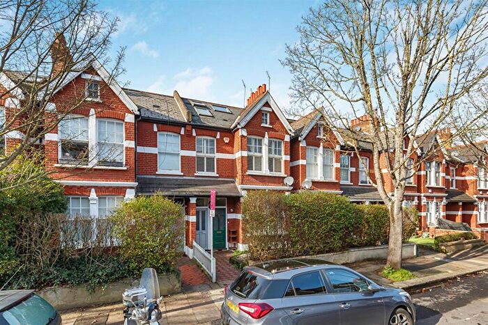 3 Bedroom Maisonette For Sale In Ashleigh Road, Mortlake, London, SW14