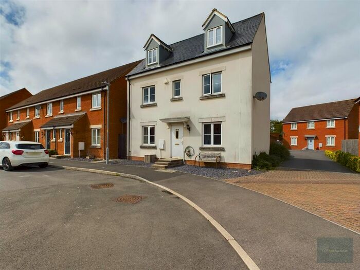 4 Bedroom Property For Sale In Thestfield Drive, Staverton, Trowbridge, BA14