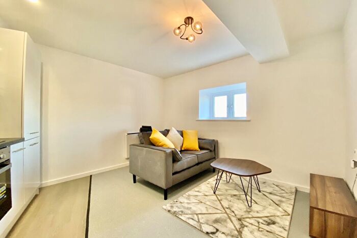 1 Bedroom Apartment To Rent In Viaduct Road, Leeds, West Yorkshire, LS4