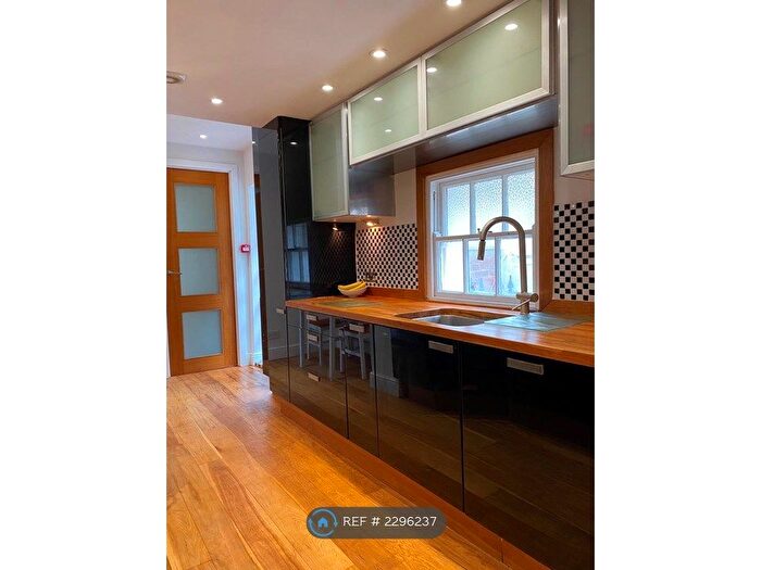 2 Bedroom Flat To Rent In Chesham Road, Brighton, BN2