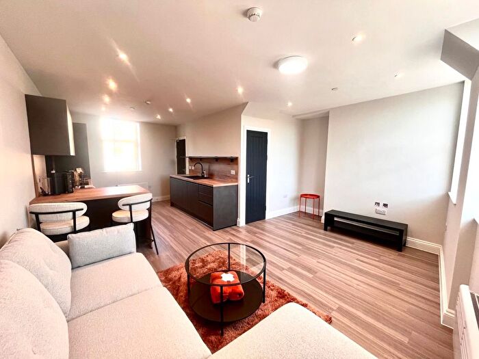 5 Bedroom Town House To Rent In James Street, Cardiff, CF10