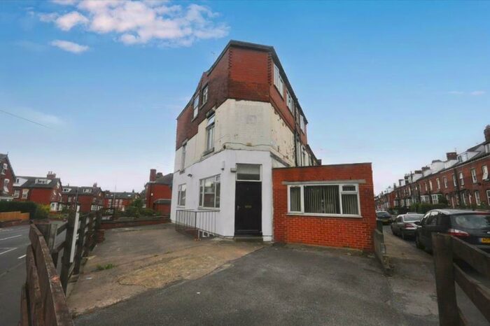 6 Bedroom Terraced House To Rent In Beechwood Terrace, Burley, Leeds, LS4