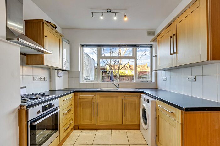 3 Bedroom Terraced House For Sale In Undine Street, London, SW17