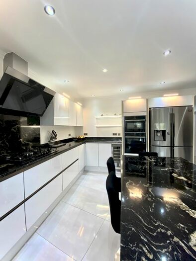 3 Bedroom Semi-Detached House To Rent In Bury Street, London, N9