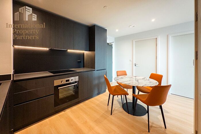 2 Bedroom Flat To Rent In Waterhouse Gardens, Block D, Dutton Street, Manchester, M3