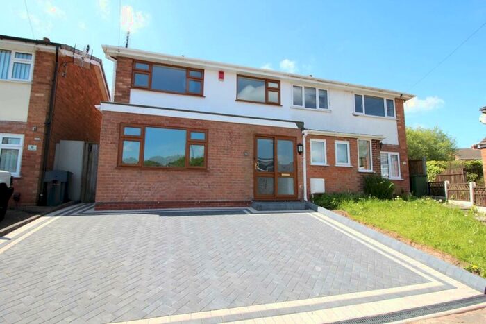 3 Bedroom Semi-Detached House To Rent In Cleves Drive, Rubery, Rednal, Birmingham, B45