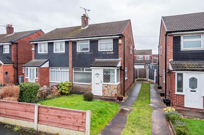 3 Bedroom Semi Detached House For Sale In Benbecula Way, Davyhulme, Manchester, M41