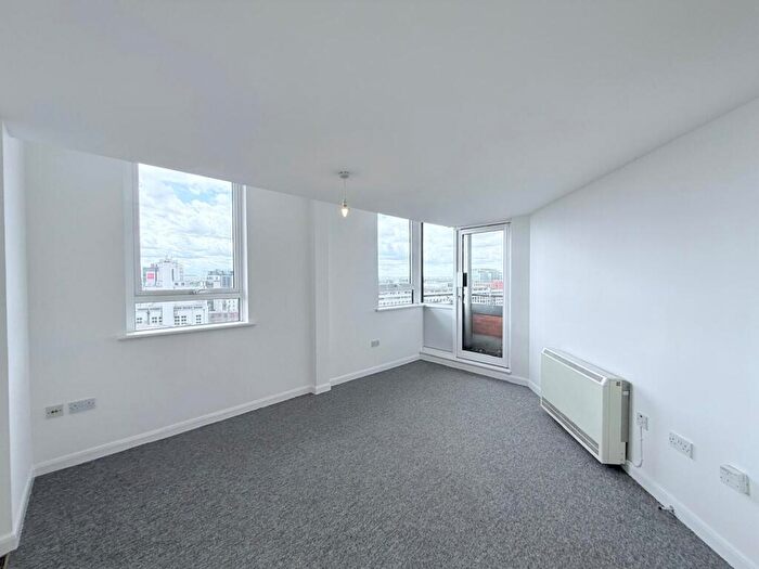 1 Bedroom Flat To Rent In Trivett Square, Nottingham, NG1