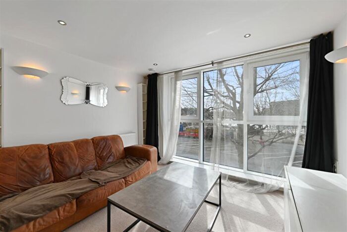 1 Bedroom Apartment For Sale In Adriatic Apartments, Royal Victoria Dock, E16
