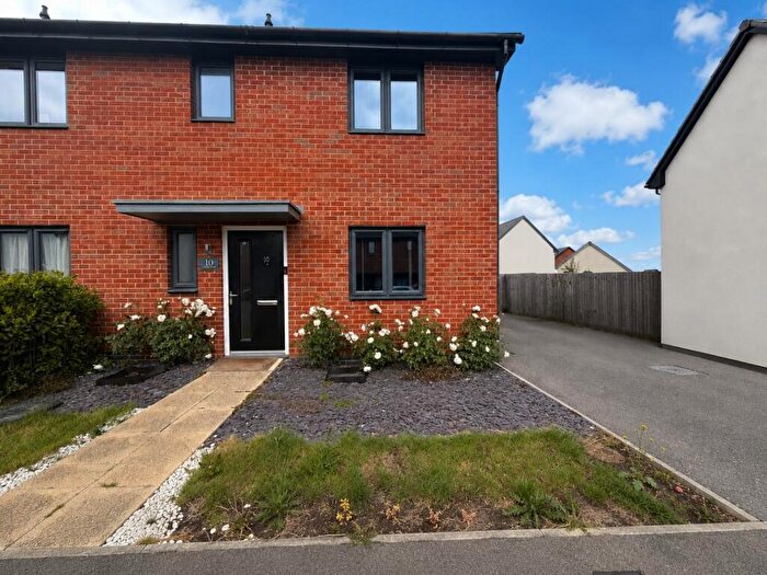 3 Bedroom Semi-Detached House To Rent In Wheatfield Drive, Witney, Oxfordshire, OX29
