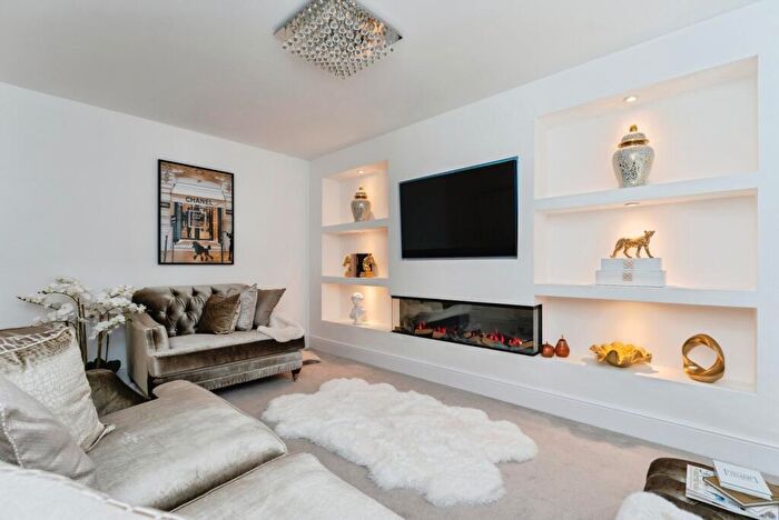 3 Bedroom Detached House For Sale In Old Meadow Drive, Backford, Chester, Cheshire, CH1