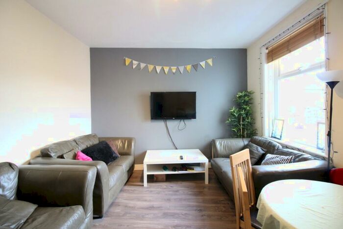 6 Bedroom Terraced House To Rent In Gelligaer Street, Cathays, CF24