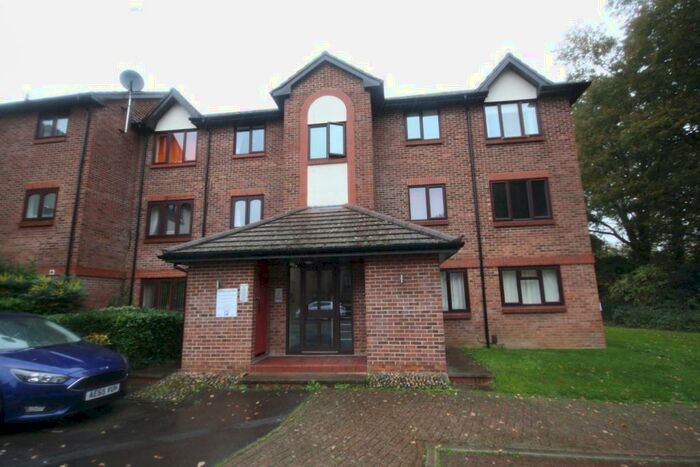 1 Bedroom Apartment To Rent In Littlebrook Avenue, Burnham, SL2