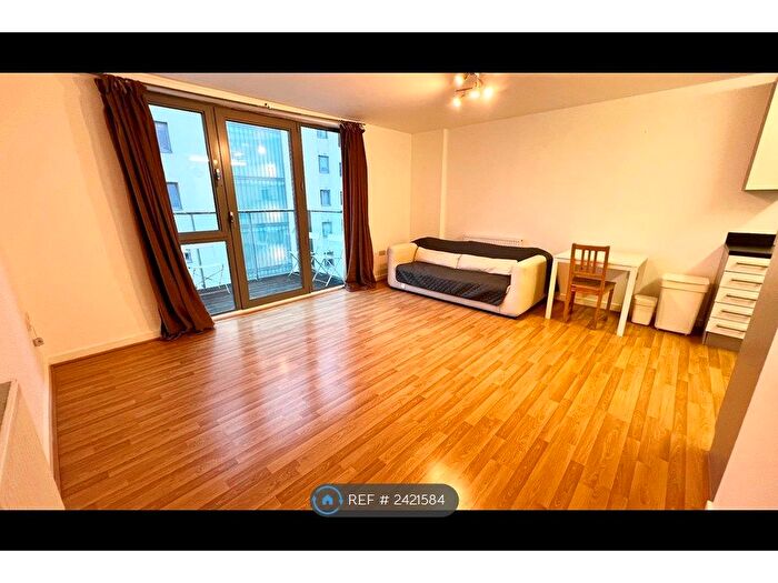 2 Bedroom Flat To Rent In John Wetherby Court West, London, E15