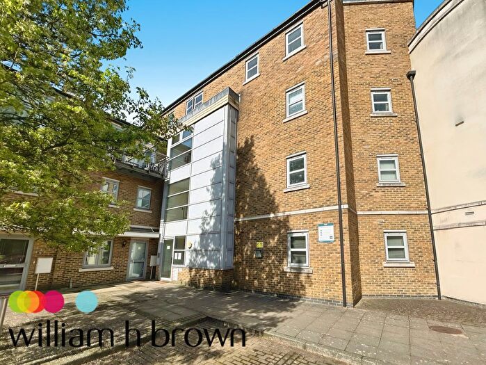 2 Bedroom Flat To Rent In Rotary Way, Colchester, CO3