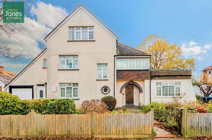 1 Bedroom Flat To Rent In Rugby Road, Worthing, West Sussex, BN11