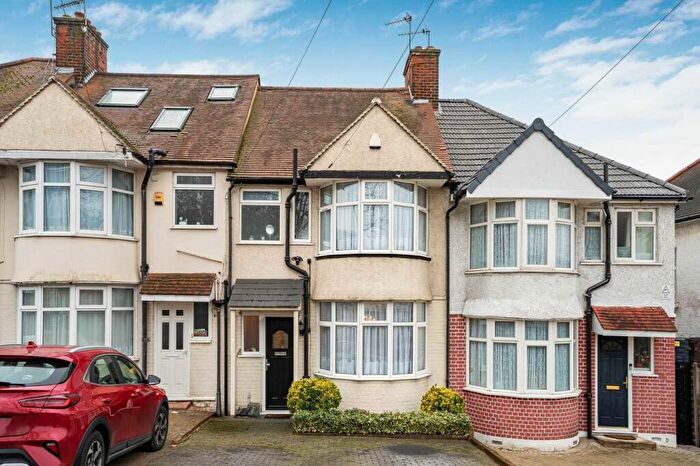 3 Bedroom Terraced House For Sale In Hampden Way, Southgate, N14