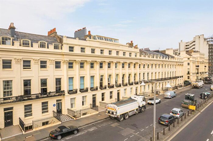 2 Bedroom Apartment For Sale In Brunswick Terrace, Hove, BN3