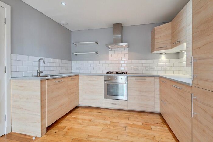 1 Bedroom Flat To Rent In Crow Road, Partick, Glasgow, G11