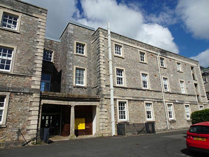 2 Bedroom Flat To Rent In Craige Drive, Plymouth, Devon, PL1