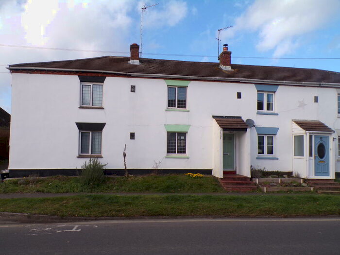 2 Bedroom Cottage To Rent In Ringwood, BH24