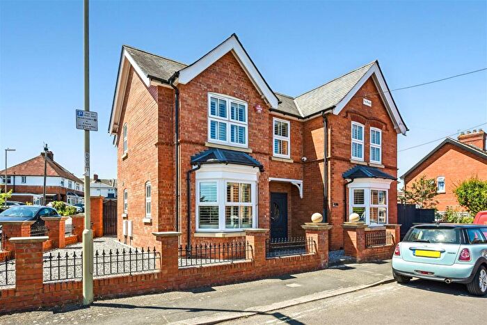 4 Bedroom Detached House For Sale In Balmoral Road, Andover, SP10