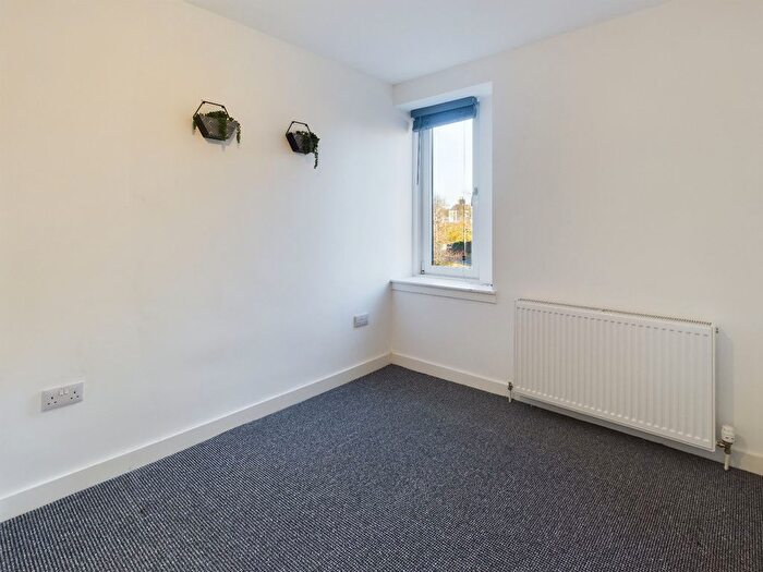 2 Bedroom Flat To Rent In Arbroath Road, Angus, Carnoustie, DD7