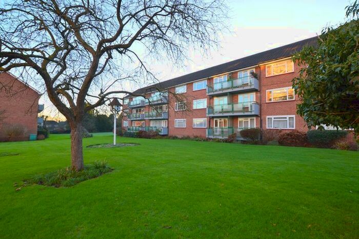 1 Bedroom Flat To Rent In Dove Park, Pinner HA5