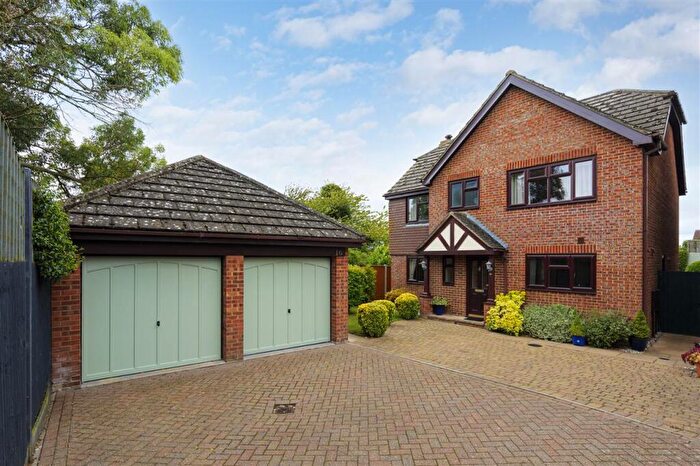 4 Bedroom Detached House For Sale In Bell Crescent, Burham, Rochester, ME1
