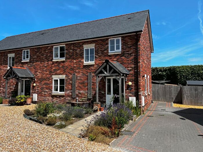 3 Bedroom Semi-Detached House For Sale In Carroll Close, Fawley, Southampton, Hampshire, SO45