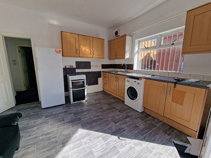 3 Bedroom Terraced House To Rent In Burley Lodge Road, Leeds, LS6